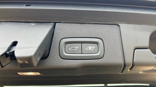 Used Volvo XC60 2025 for sale - 76104150: Photo 45