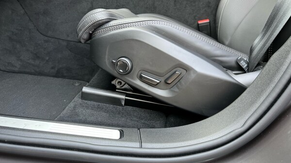 Used Volvo XC60 2025 for sale - 75615144: Photo 32