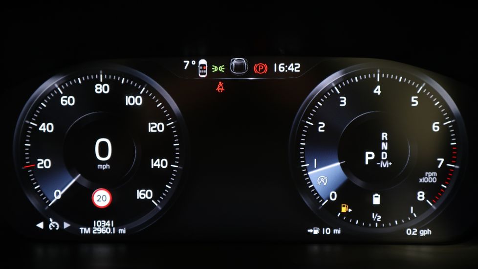 Used Volvo V60 2022 for sale - 75950828: Photo 12