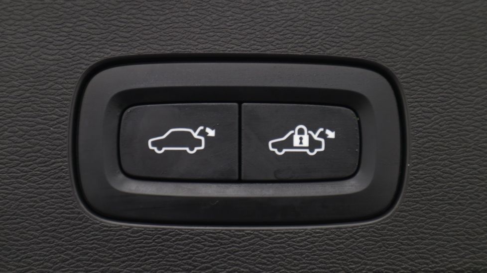 Used Volvo V60 2022 for sale - 75950828: Photo 17