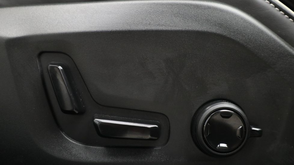 Used Volvo V60 2022 for sale - 75950828: Photo 24