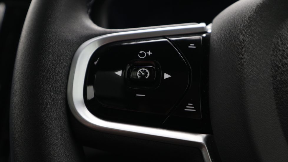 Used Volvo V60 2022 for sale - 75950828: Photo 28
