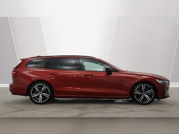 Used Volvo V60 2022 for sale - 75950828: Photo 2