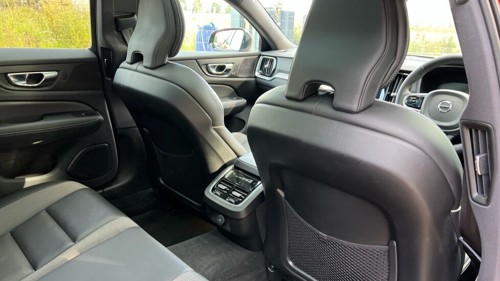 Used Volvo V60 2022 for sale - 75950828: Photo 43