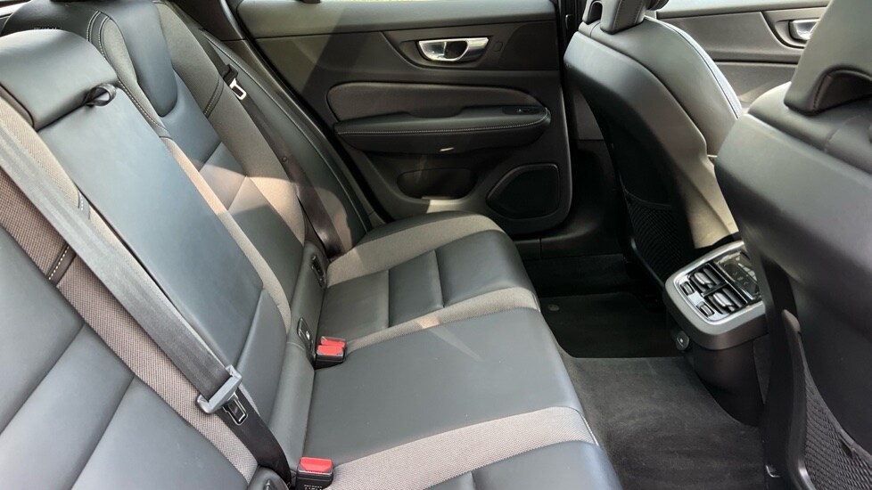 Used Volvo V60 2022 for sale - 75950828: Photo 44