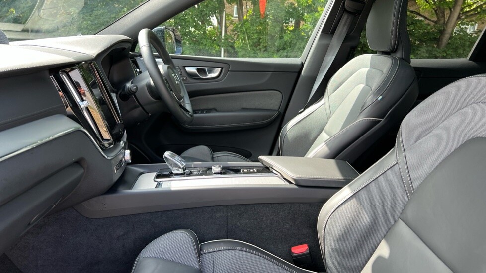 Used Volvo XC60 2024 for sale - 75950834: Photo 33