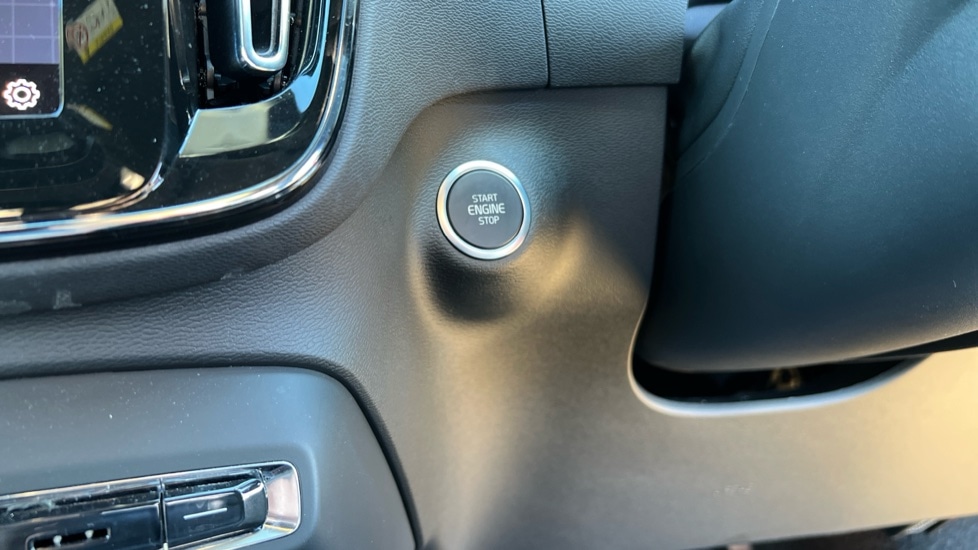 Used Volvo XC40 2025 for sale - 76523558: Photo 28