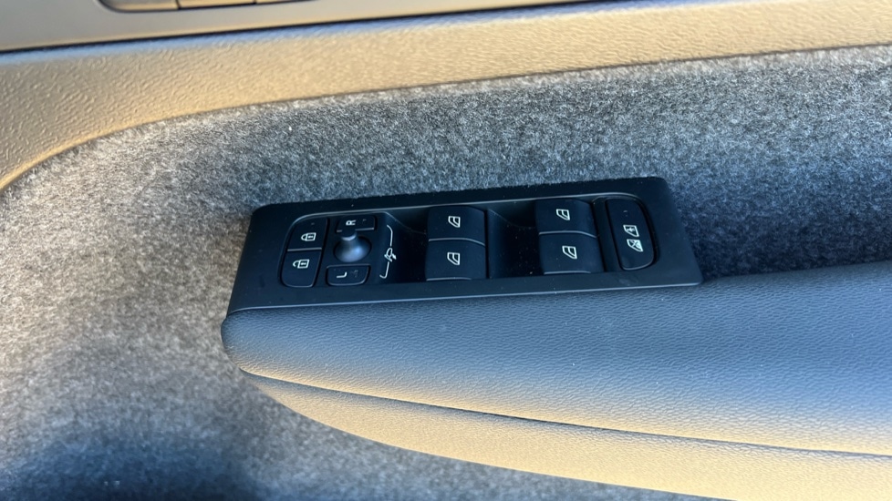 Used Volvo XC40 2025 for sale - 76523558: Photo 33