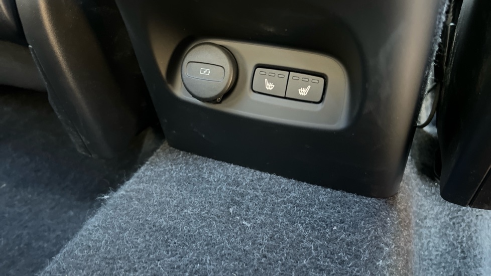 Used Volvo XC40 2025 for sale - 76523558: Photo 44