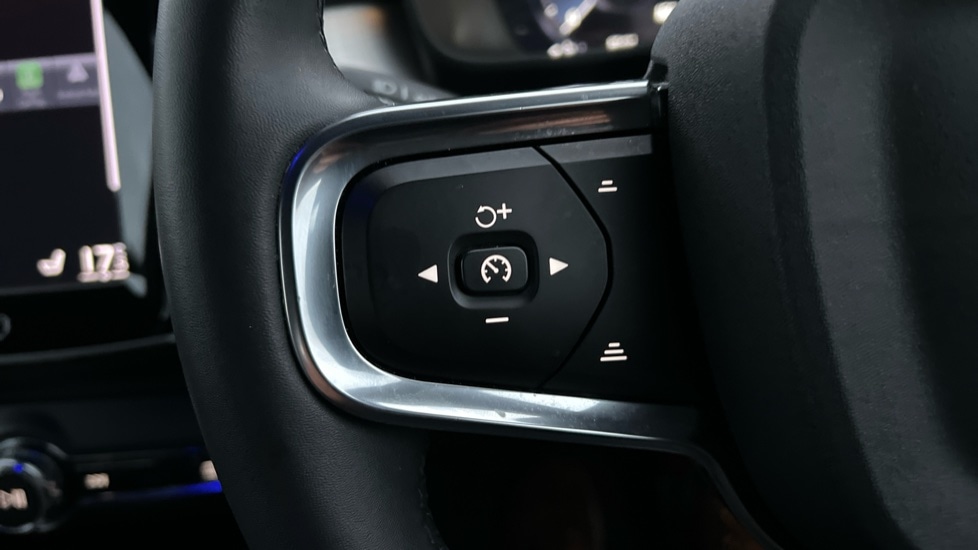 Used Volvo XC40 2023 for sale - 76328387: Photo 18