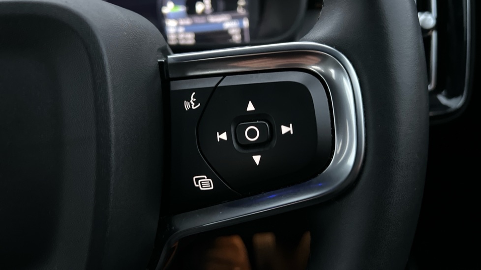 Used Volvo XC40 2023 for sale - 76328387: Photo 19