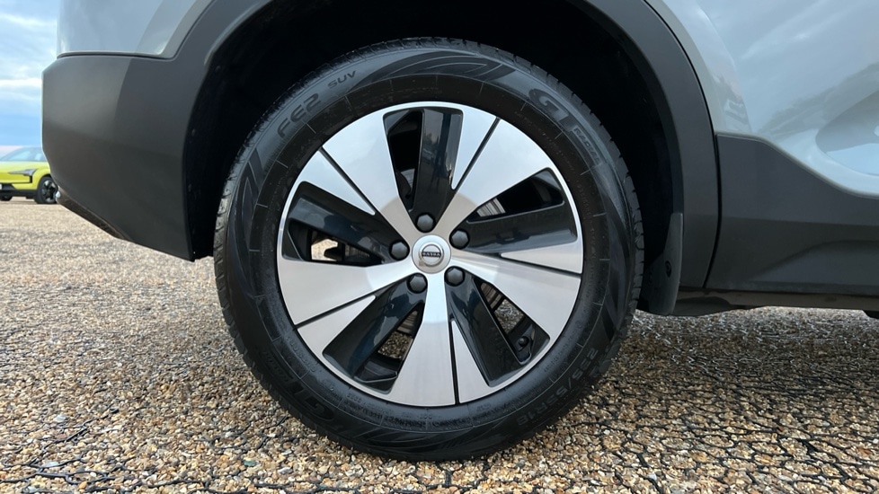 Used Volvo XC40 2023 for sale - 76328387: Photo 24