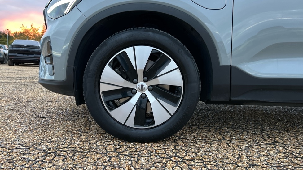 Used Volvo XC40 2023 for sale - 76328387: Photo 25