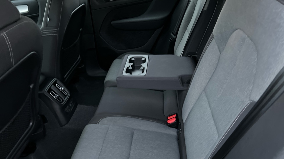 Used Volvo XC40 2023 for sale - 76328387: Photo 31