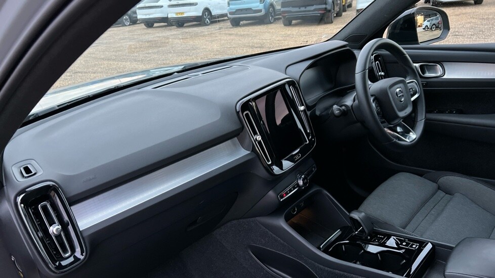 Used Volvo XC40 2023 for sale - 76328387: Photo 4