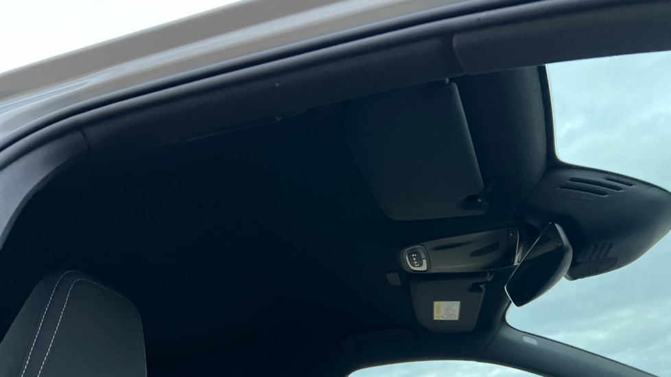 Used Volvo XC40 2023 for sale - 76328387: Photo 44