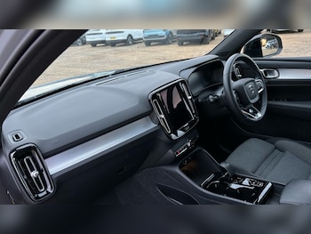 Used Volvo XC40 2023 for sale - 76328387: Photo