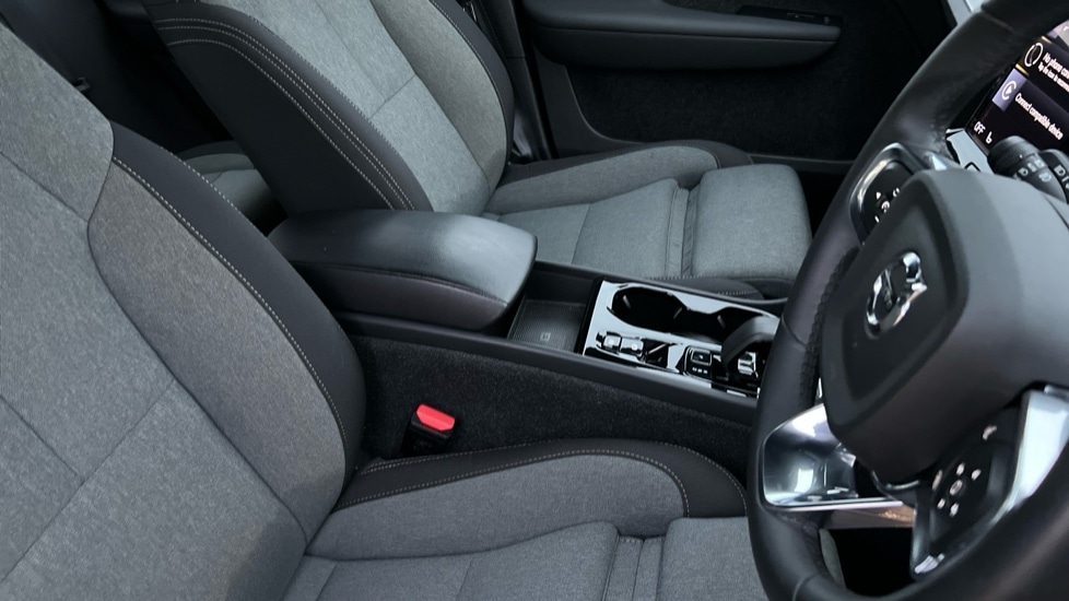 Used Volvo XC40 2023 for sale - 76328387: Photo 9