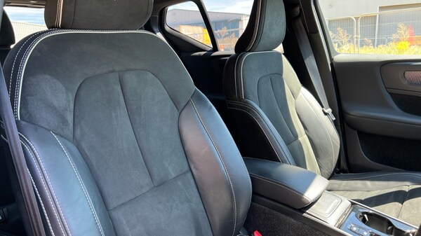 Used Volvo XC40 2021 for sale - 75440016: Photo 44