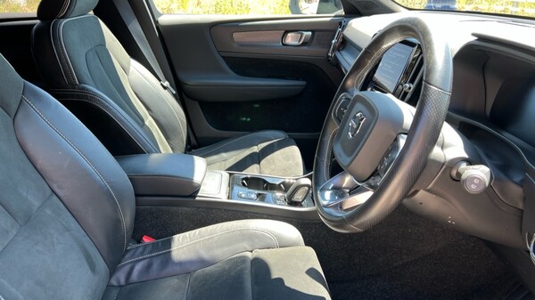 Used Volvo XC40 2021 for sale - 75440016: Photo 9