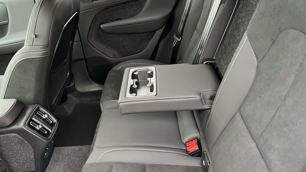 Used Volvo XC40 2024 for sale - 76273042: Photo 31