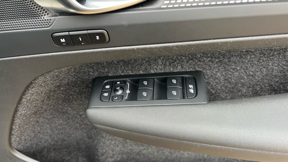 Used Volvo XC40 2024 for sale - 76273042: Photo 33