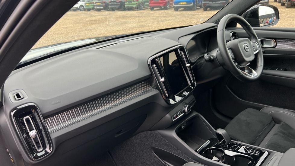 Used Volvo XC40 2024 for sale - 76273042: Photo 4