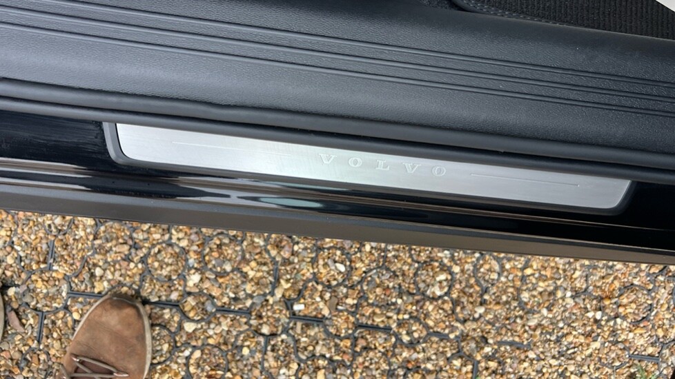 Used Volvo XC40 2024 for sale - 76273042: Photo 43