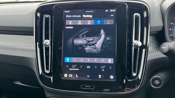 Used Volvo XC40 2024 for sale - 76273042: Photo 46