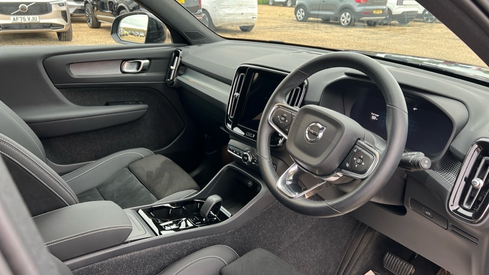 Used Volvo XC40 2024 for sale - 76273042: Photo 5