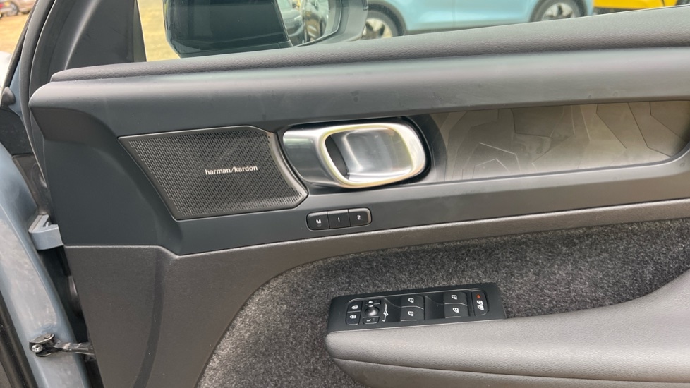 Used Volvo XC40 2023 for sale - 76501464: Photo 15