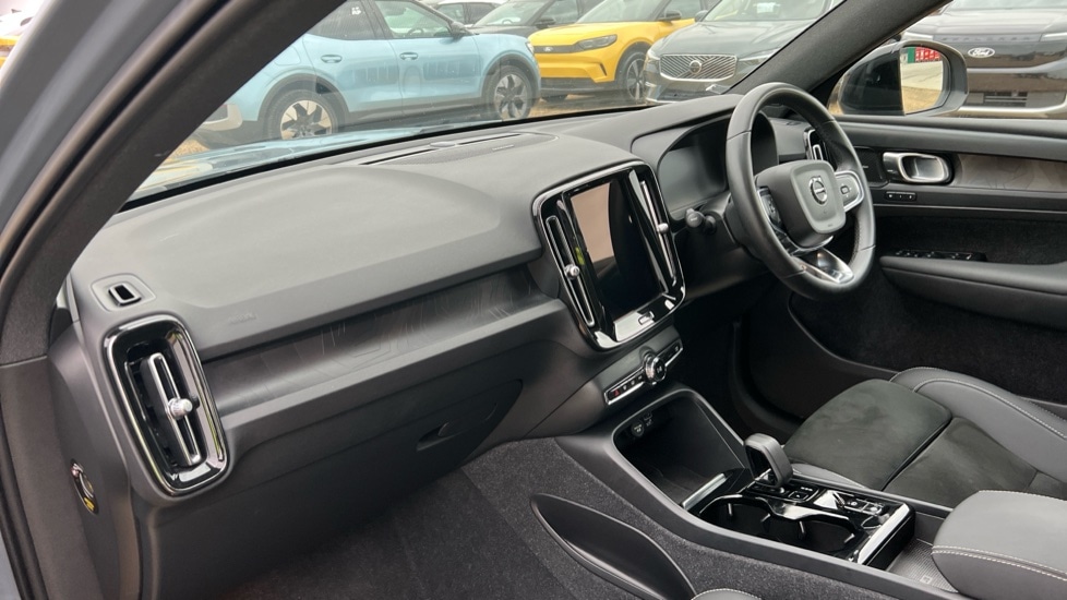 Used Volvo XC40 2023 for sale - 76501464: Photo 4