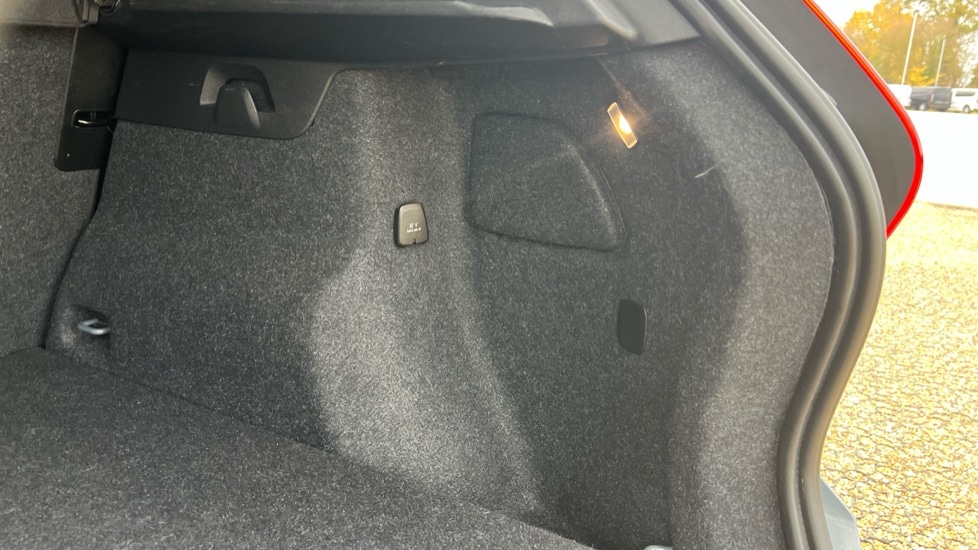 Used Volvo XC40 2023 for sale - 76501464: Photo 46