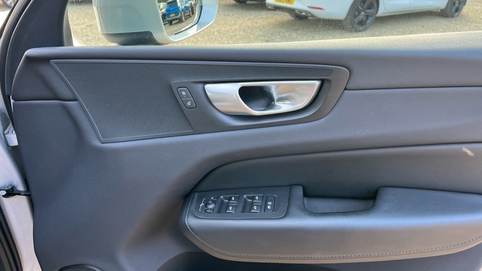 Used Volvo XC60 2023 for sale - 75984746: Photo 15