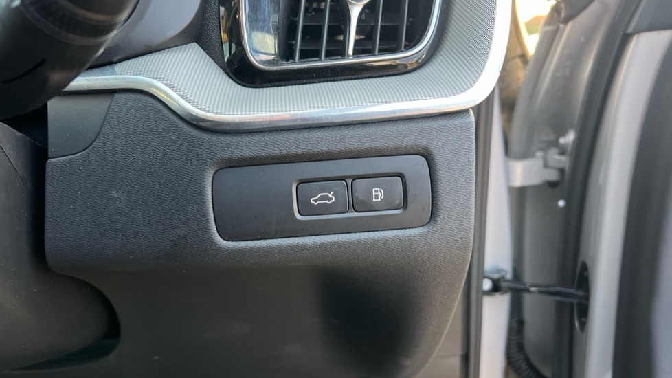 Used Volvo XC60 2023 for sale - 75984746: Photo 47