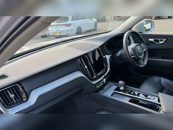 Used Volvo XC60 2023 for sale - 75984746: Photo 4