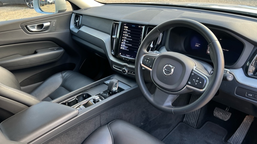 Used Volvo XC60 2023 for sale - 75984746: Photo 5