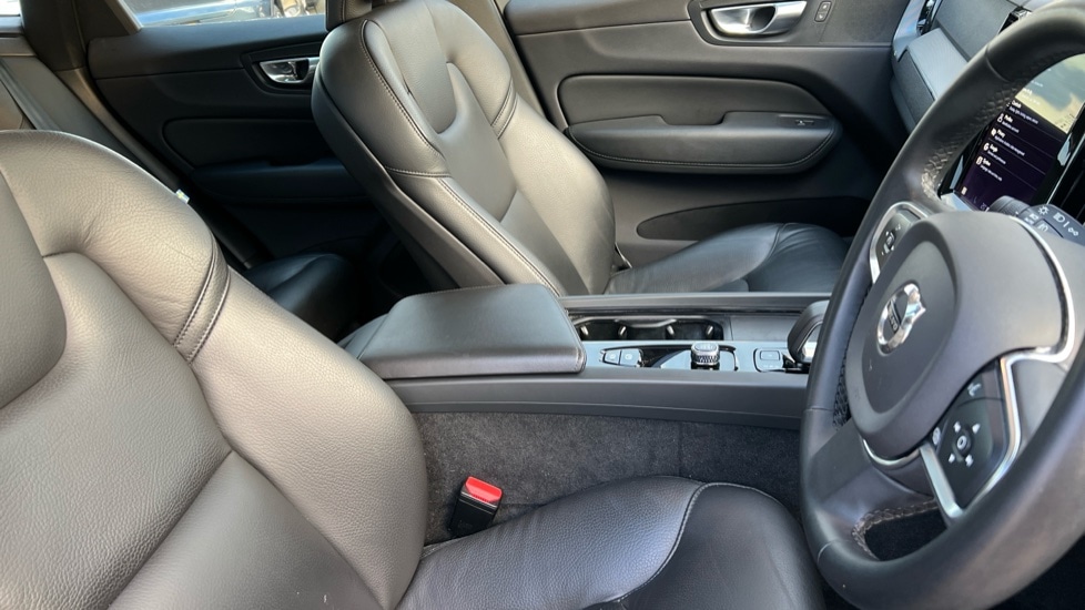 Used Volvo XC60 2023 for sale - 75984746: Photo 9