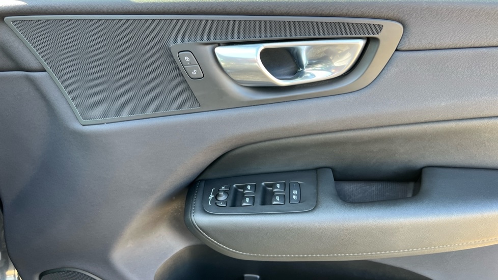 Used Volvo XC60 2023 for sale - 76593704: Photo 15