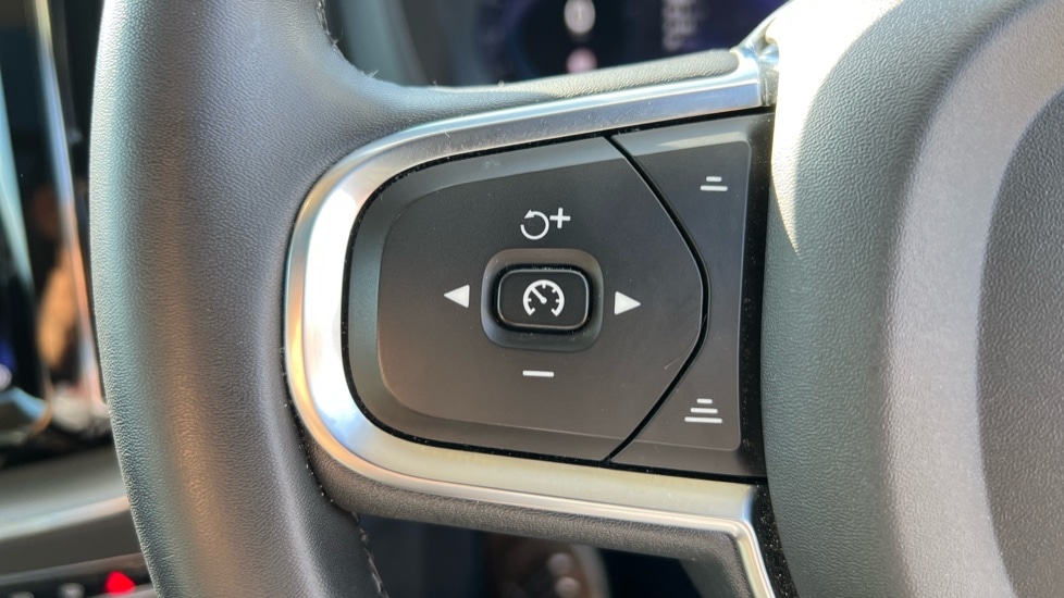 Used Volvo XC60 2023 for sale - 76593704: Photo 18