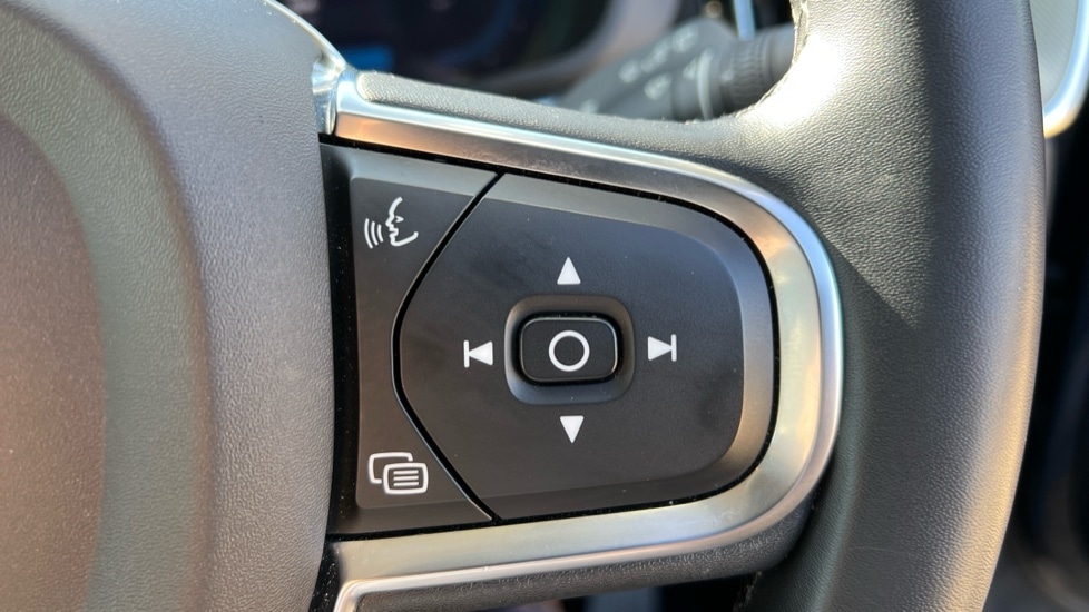 Used Volvo XC60 2023 for sale - 76593704: Photo 19