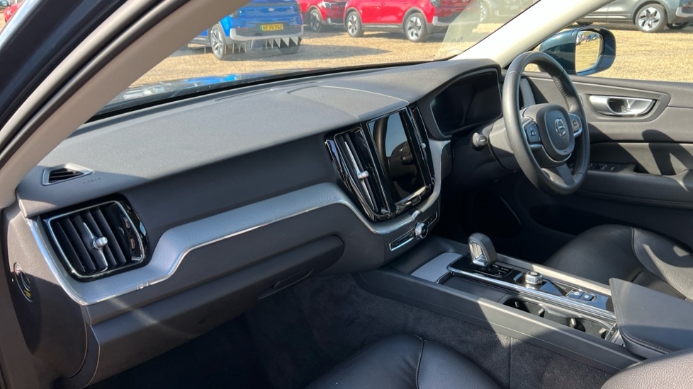Used Volvo XC60 2023 for sale - 76593704: Photo 4