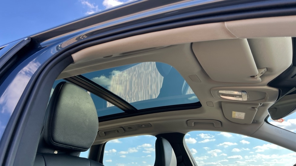 Used Volvo XC60 2023 for sale - 76593704: Photo 44