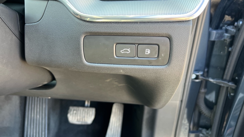 Used Volvo XC60 2023 for sale - 76593704: Photo 45