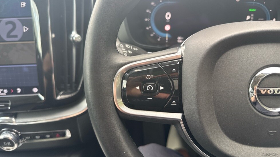 Used Volvo XC60 2023 for sale - 76086516: Photo 18