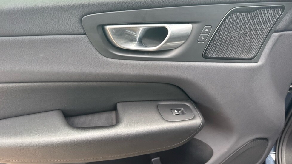 Used Volvo XC60 2023 for sale - 76086516: Photo 52