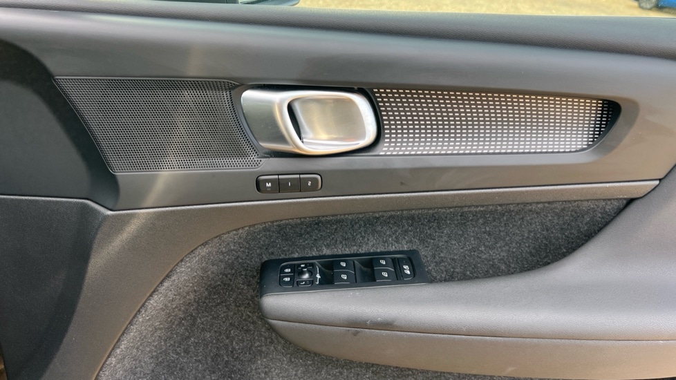 Used Volvo XC40 2024 for sale - 76602829: Photo 15