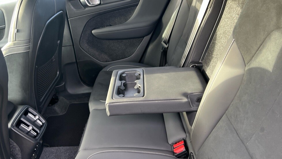 Used Volvo XC40 2024 for sale - 76602829: Photo 31