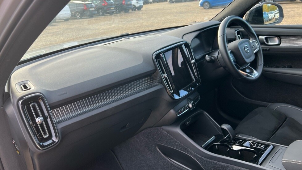 Used Volvo XC40 2024 for sale - 76602829: Photo 4