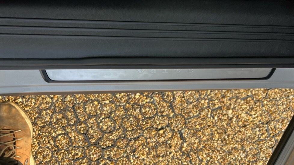 Used Volvo XC40 2024 for sale - 76602829: Photo 43